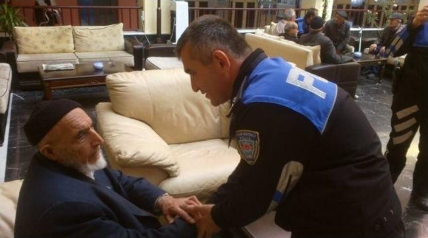 Polisler Huzur Evini Ziyaret Etti