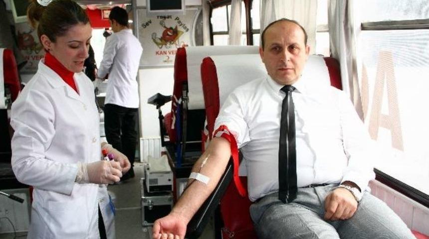 Şehit Yakınlarından Kan Bağışı