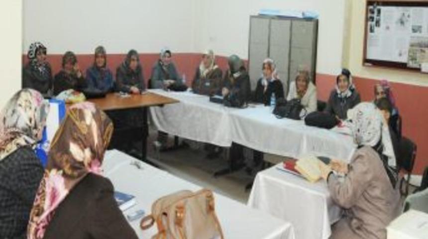 Bayanlara Cenaze Hizmetleri Kursu Veriliyor