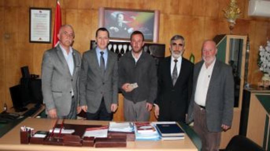 Taşk&ouml;pr&uuml;l&uuml;ler Evleri Yanan Aileye Sahip &Ccedil;ıktı