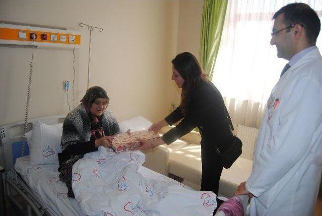 Yerk&ouml;y Sosyal Yardımlaşma Ve Dayaşnışma Vakfı Personeli Yaşlıları Ziyaret Etti 2