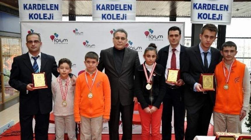 &Ouml;zel Kardelen Koleji Matematik Oimpiyatları &Ouml;d&uuml;l T&ouml;reni Yapıldı