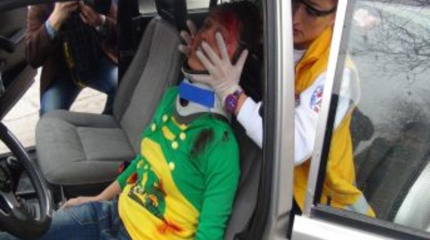 112 Acil Ekiplerinin &lsquo;kaza Tatbikatı&rsquo; Nefes Kesti