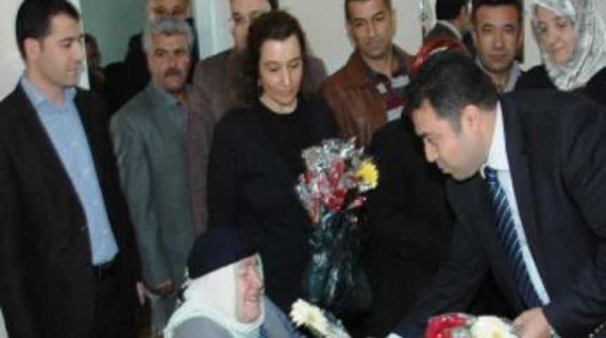 Ak Partiden Yaşlılara Ziyaret