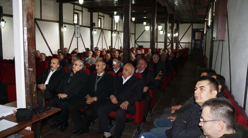 Muhtarlar Ve &Uuml;retici Birliklerin Y&ouml;neticilerine Hayvan Hastalıkları Eğitimi