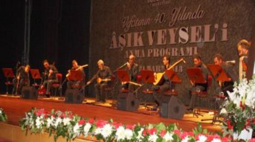 Aşık Veysel &Ouml;l&uuml;m&uuml;n&uuml;n 40. Yılında Anıldı