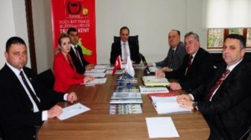Başkan Dalgı&ccedil; Trakya Kalkınma Derneği Y&ouml;netimi İle G&ouml;r&uuml;şt&uuml;