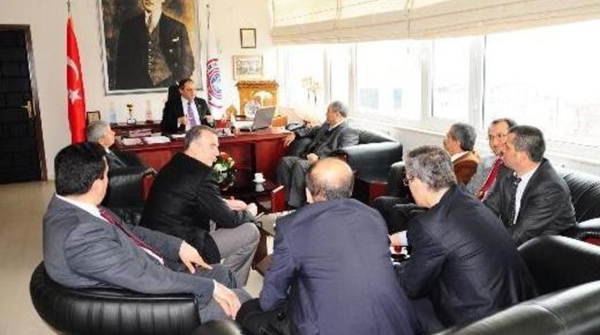 Milli Eğitim M&uuml;d&uuml;r&uuml; İşler&rsquo;den Başkan Dalgı&ccedil;'a Ziyaret