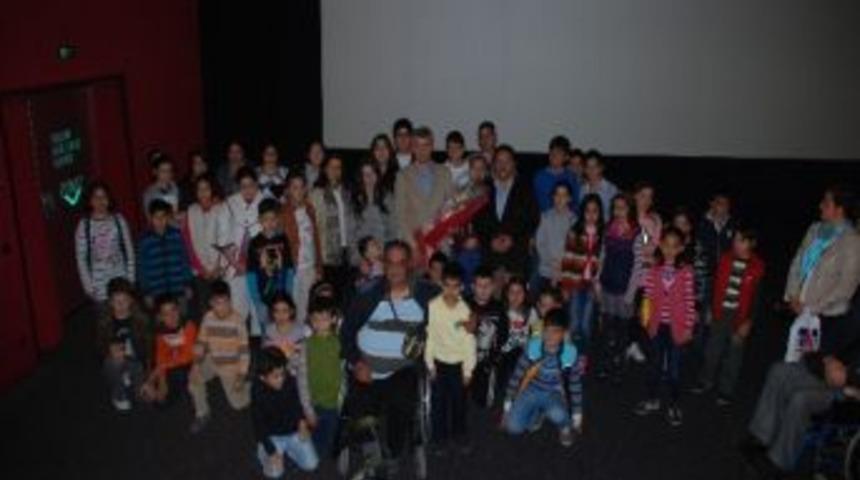 Asker Aileleri Şehit Ve Gazi Çocuklarıyla "taş Mektep" Filmini İzledi