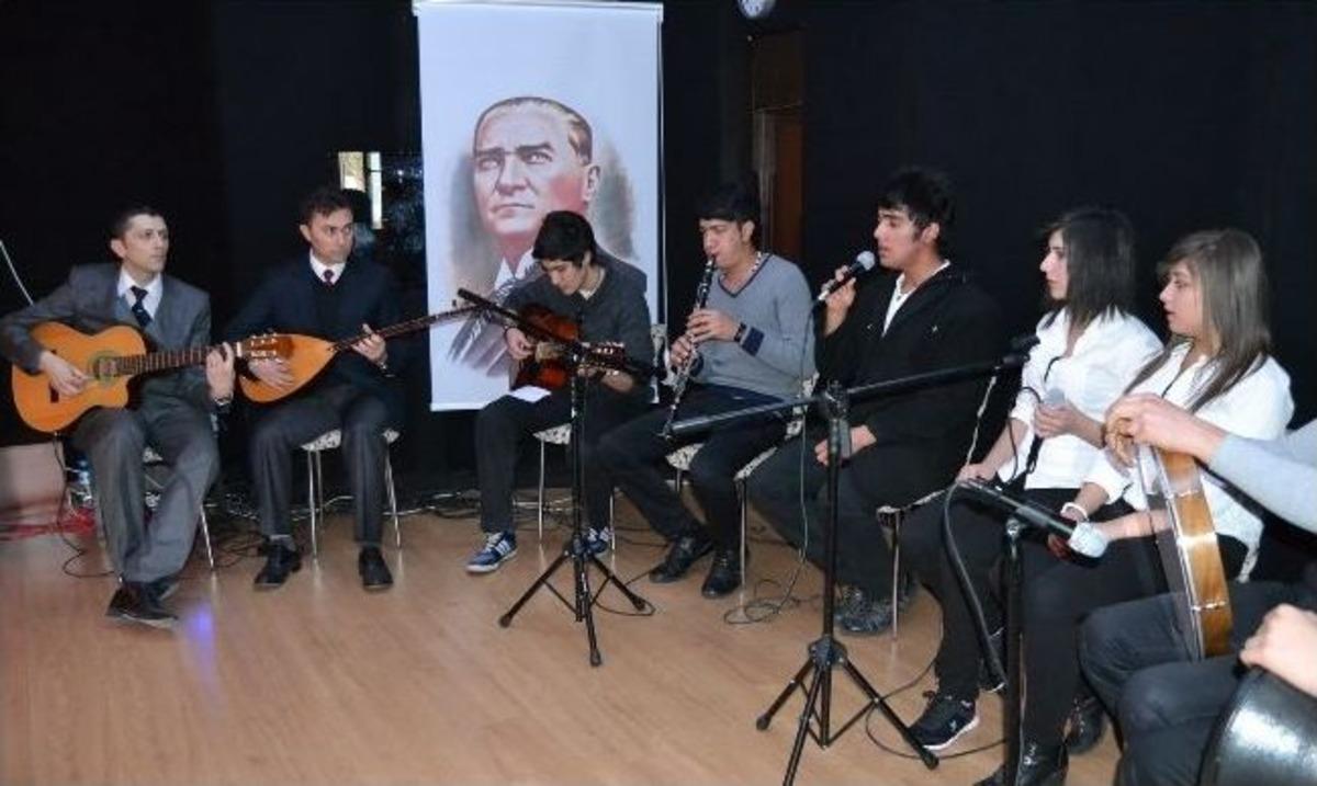 Ter&ouml;r Mağduru &Ouml;ğrenciler Anıldı