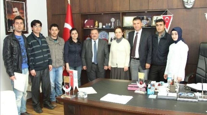 Kızılay&rsquo;dan Be&uuml; Rekt&ouml;r&uuml; Doğru&rsquo;ya Plaket