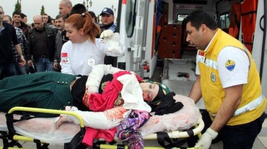 Eski S&ouml;zl&uuml;n&uuml;n Boğazını Keserek Yaraladı