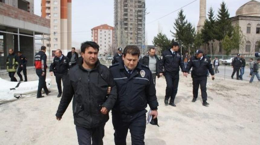 Eşi İle Tartışan Adam İntihara Kalkıştı