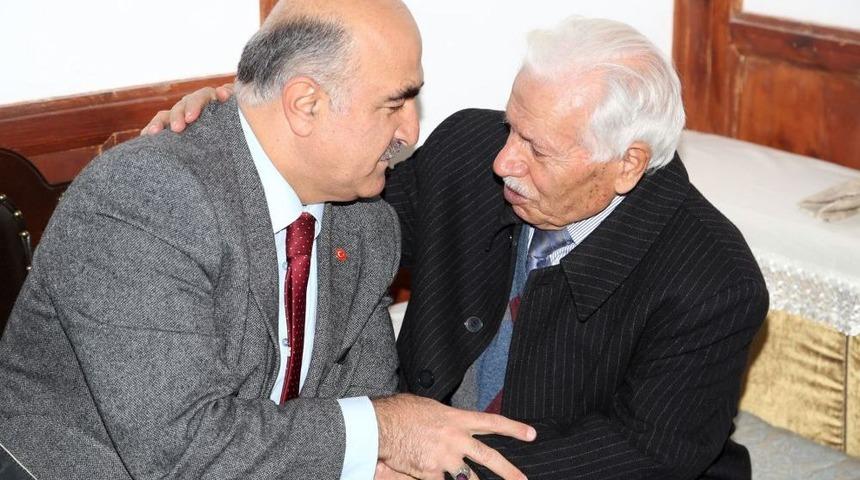 &Ccedil;anakkale Şehidi Amcalarının Mezarını 96 Yıl Sonra Buldular