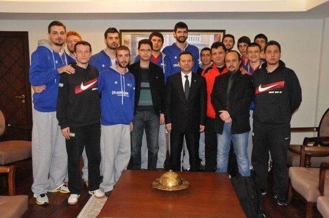 Muğla Orman Spor Basketbol Takımı’ndan Vali Aksoy’a Ziyaret