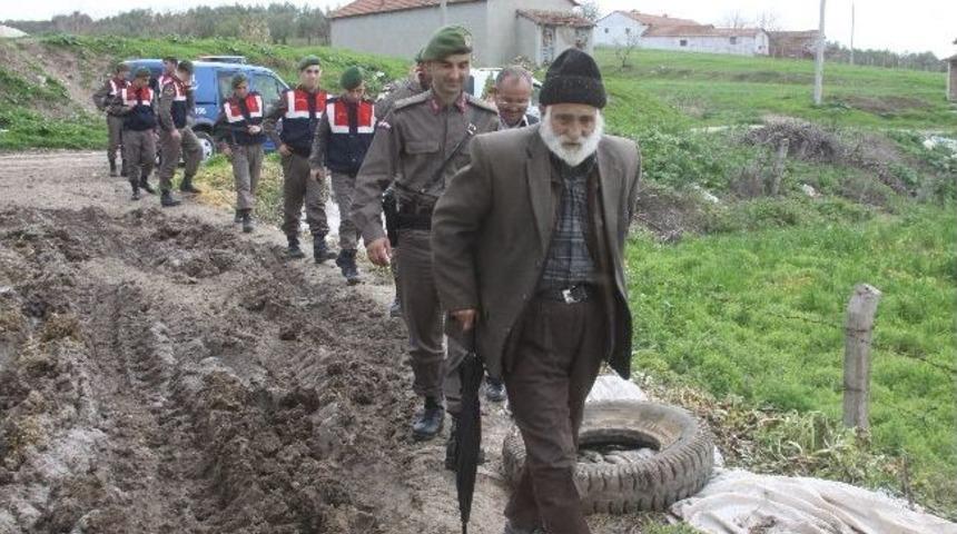 Jandarma&rsquo;dan Yaşlı Vatandaşa Ziyaret