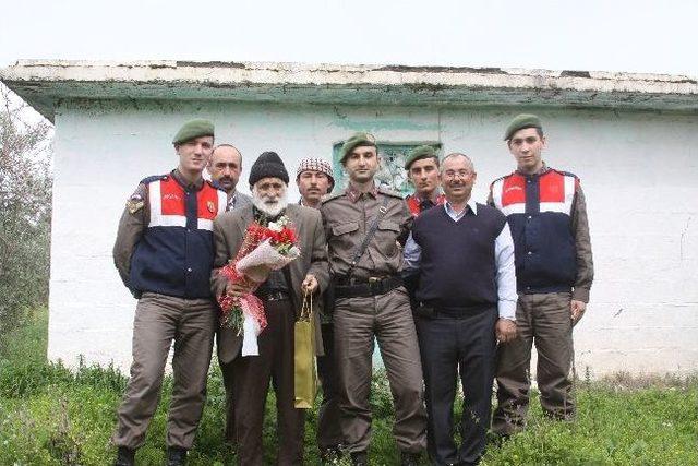 Jandarma&rsquo;dan Yaşlı Vatandaşa Ziyaret 2