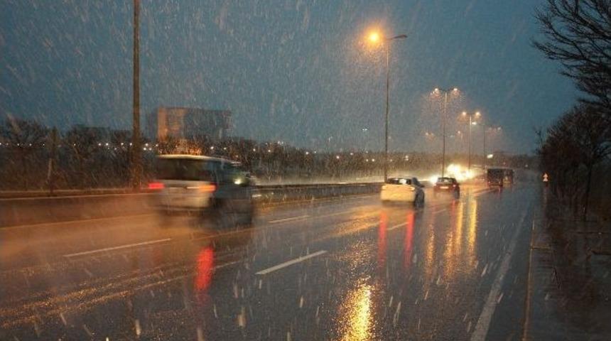 Ankara&rsquo;da Kar Yağışı
