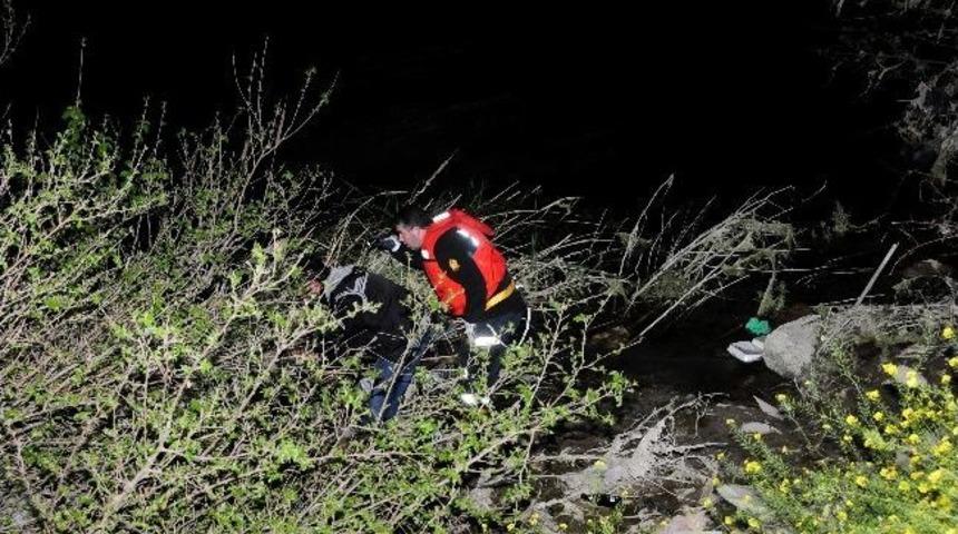 Ağabeyinin İntihar Ettiği Köprüden Atladı