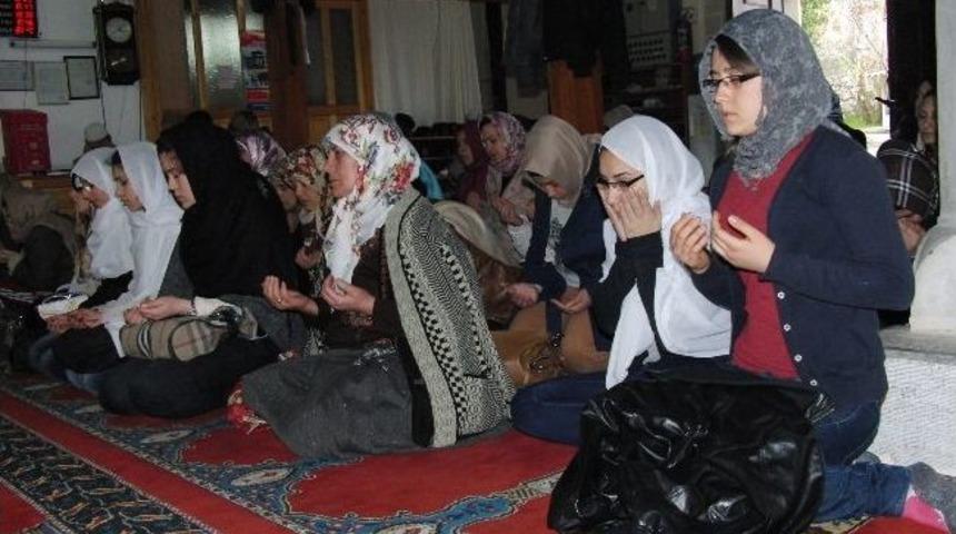 Ygs Duasına &Ccedil;ıktılar