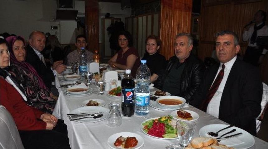 Tayini &Ccedil;ıkan Memura Veda Yemeği