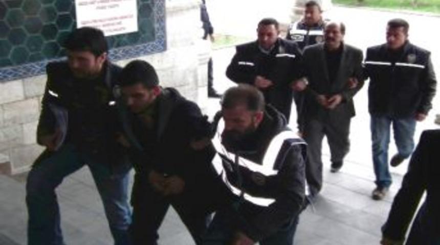 K&uuml;tahya'daki Konsomatris Cinayeti