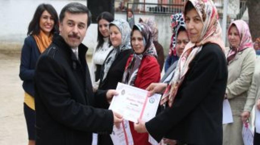 Annelere &Uuml;niversite Diploması