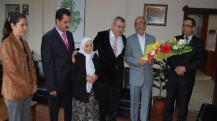 Yaşlılar Başkan G&uuml;lşen&rsquo;i Ziyaret Etti