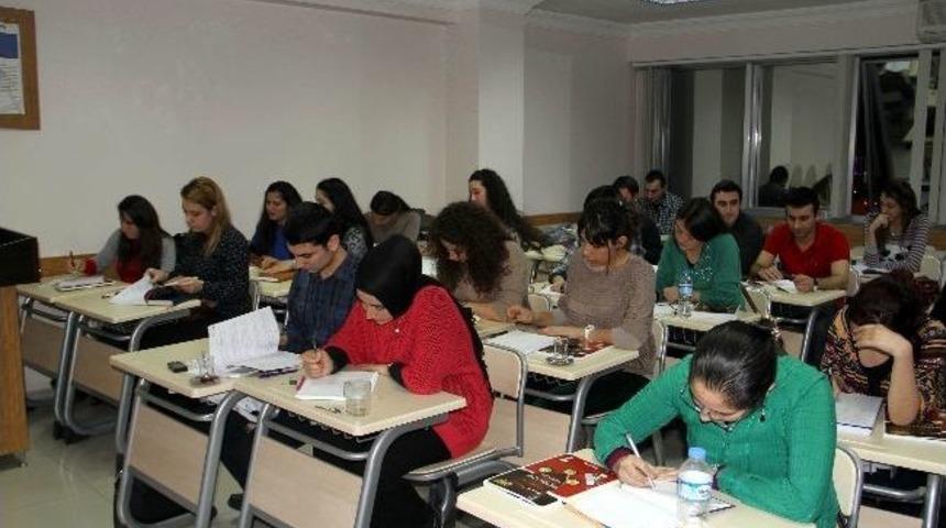 &Ouml;ğretmen Adayları &lsquo;kpss&rsquo; İle Hayatlarına Y&ouml;n Verecek