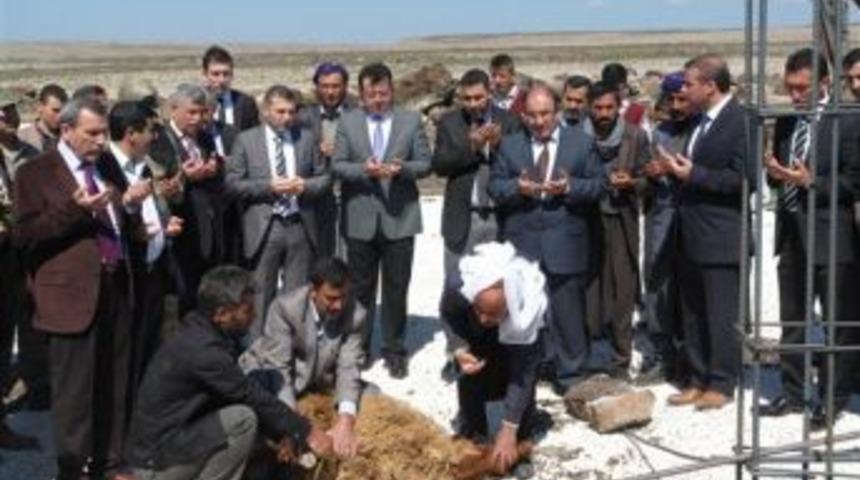 Hi&ccedil; ezan sesi duymayan 6 k&ouml;y camiye kavuşuyor