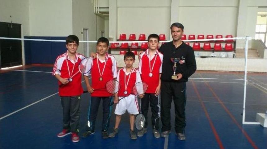 Badminton&rsquo;da K&uuml;&ccedil;&uuml;k Şampiyonlar Belli Oldu