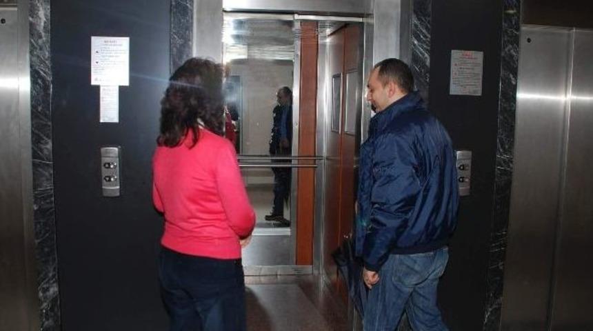 "izmit&rsquo;teki Asans&ouml;rler B&uuml;y&uuml;k Tehlike Oluşturuyor"