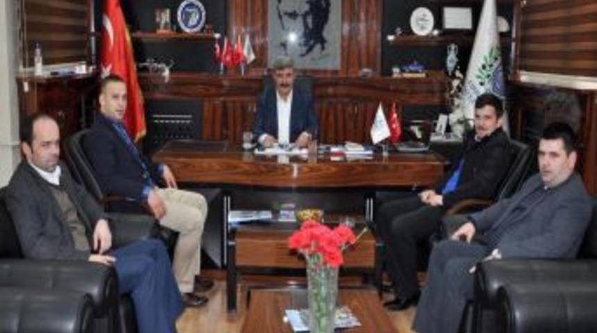 Gen&ccedil; Girişimciler'den Kitap Ve Oyuncak Kumbarası Projesi