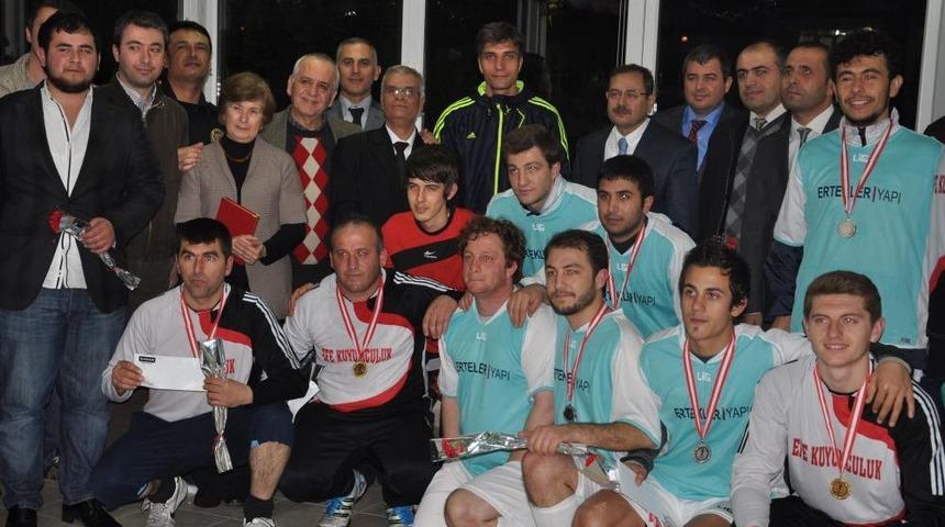 Halı Saha Ma&ccedil;ta Şehit Edilen Komiser Cem Kerman Anısına Turnuva