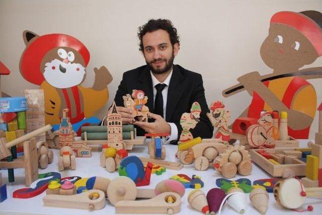 Sanal Oyunlara Karşı Psikolog Eşliğinde Oyuncak &Uuml;retiyor 1