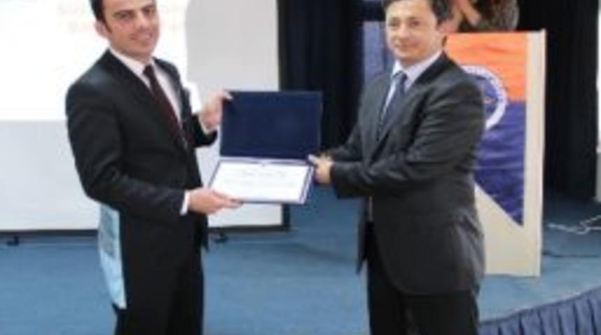 &Ccedil;myo En Sevilen &Ouml;ğretim G&ouml;revlisini Belirledi