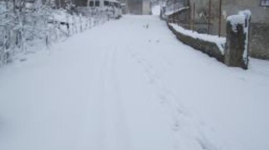 Eflani&rsquo;de Kar Yağışı