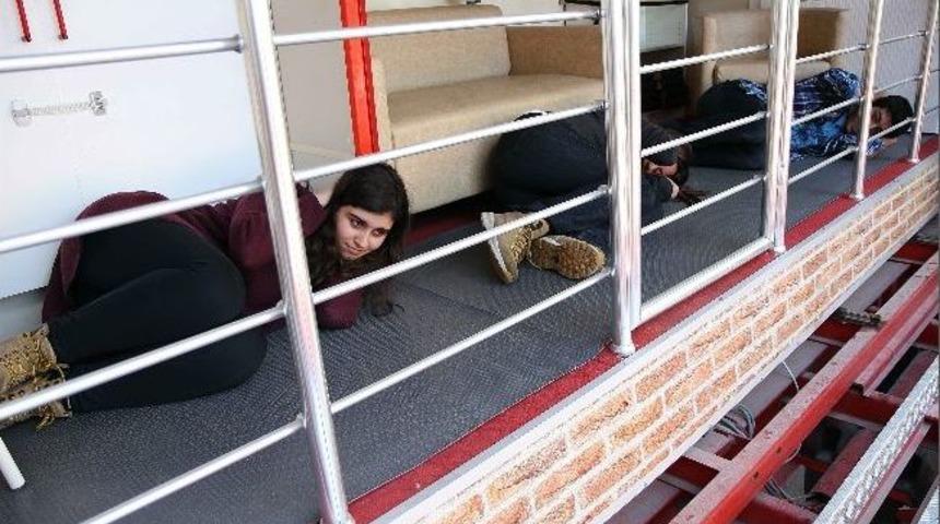 Karşıyaka&rsquo;da 63 Bin &Ouml;ğrenciye Afet Eğitimi