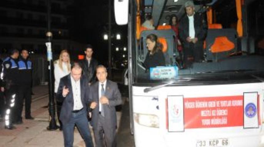 Mersin Polisi 90 &Uuml;niversiteli Kızı Şanlıurfa'ya Geziye G&ouml;nderdi