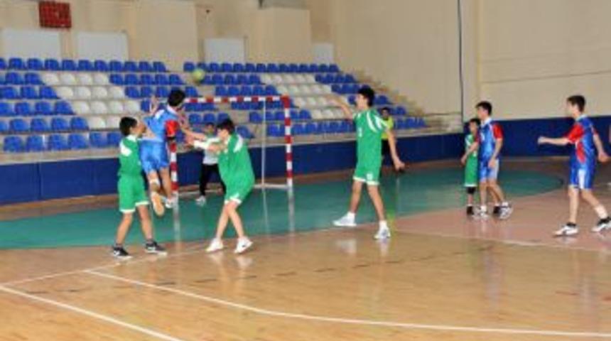 Hentbol ma&ccedil;ları sona erdi