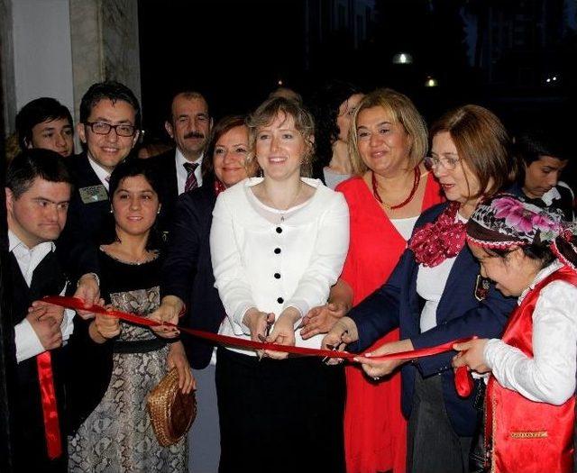 Adana’da Engelliler Yararına Sergi 1