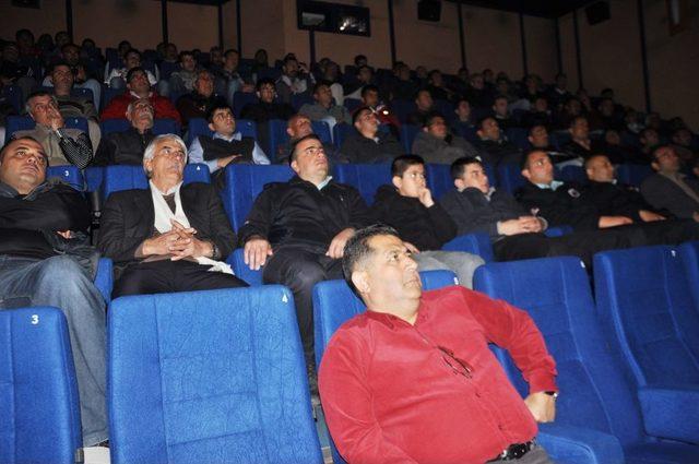 Hükümlüler Sinemada Film Izledi