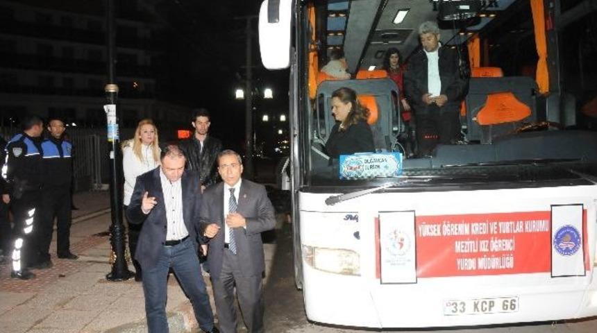 Mersin Polisi &Uuml;niversite &Ouml;ğrencilerini Geziye G&ouml;nderdi