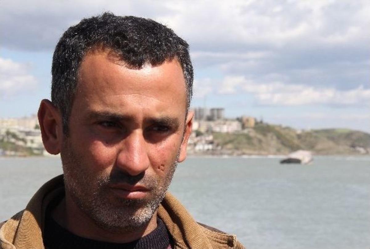 (&ouml;zel Haber) Fırtınanın Denizin Ortasına S&uuml;r&uuml;klediği Barakadan Sağ Kurtuldular