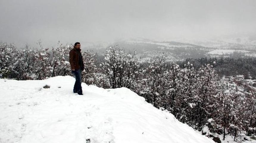 Karab&uuml;k'te Kar Yağışı