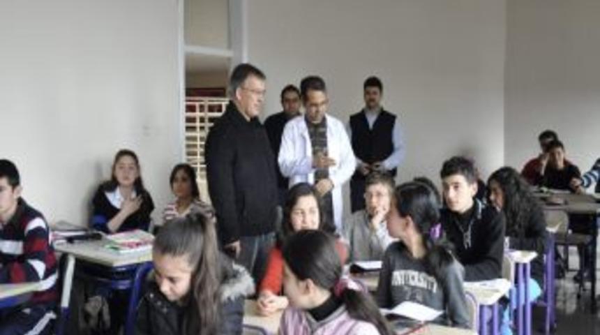 Başkan Oğul, &Uuml;cretsiz Dershaneyi Gezdi