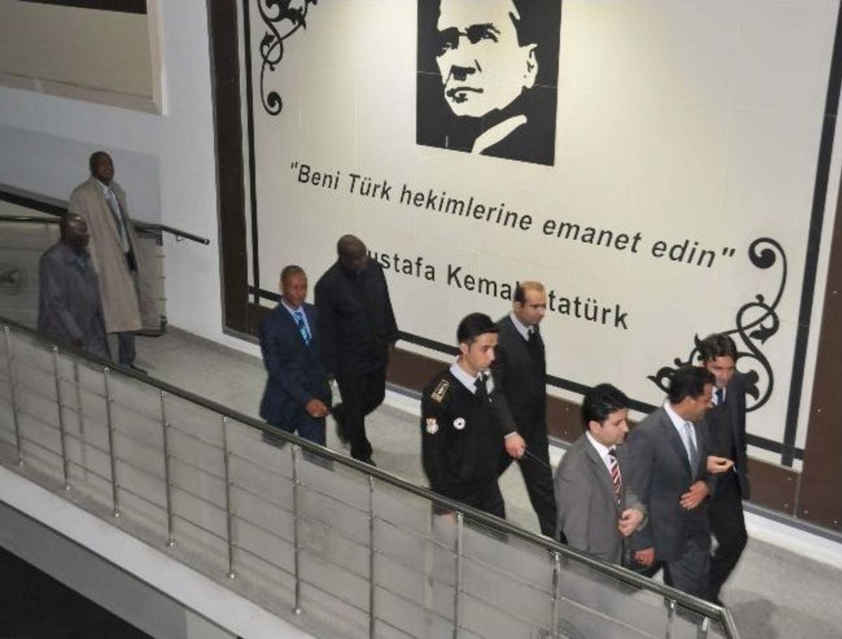 Mali Heyeti Sağlık Kurumlarını Ziyaret Etti