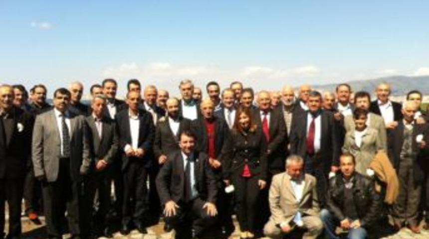 AK Parti İzmir'de 'Vefa Kahvaltısı' D&uuml;zenledi