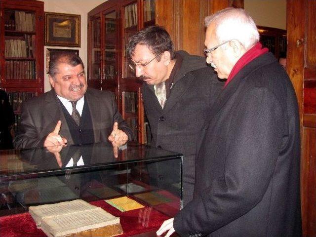 Vali Kemelek, Ziyabey Yazma Eserler K&uuml;t&uuml;phanesi&rsquo;nde İncelemelerde Bulundu 1