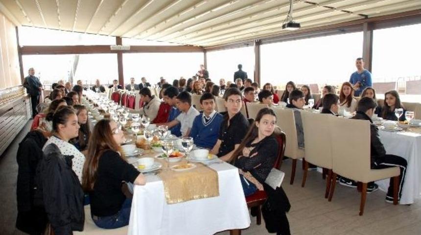 &lsquo;su&ccedil;a Uzak Topluma Yakın Gen&ccedil;lik' Projesi